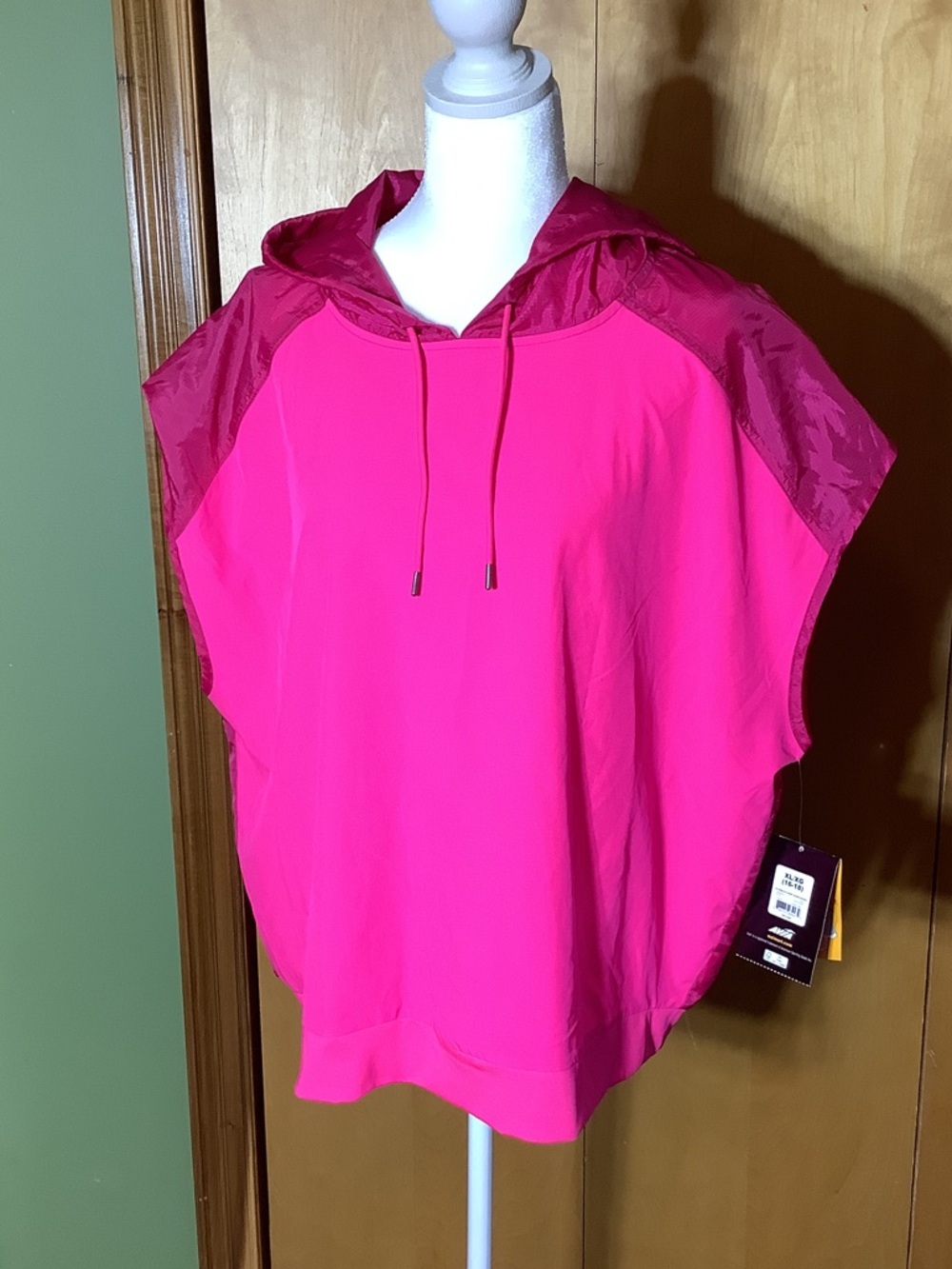 Avia pink hooded sleeveless windbreaker, size XL